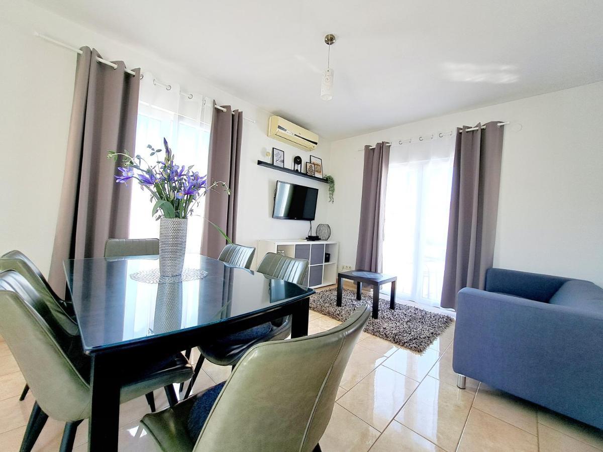 Apartment In Murter Exterior photo