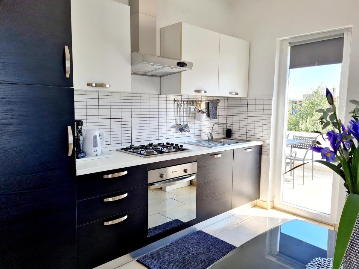 Apartment In Murter Exterior photo